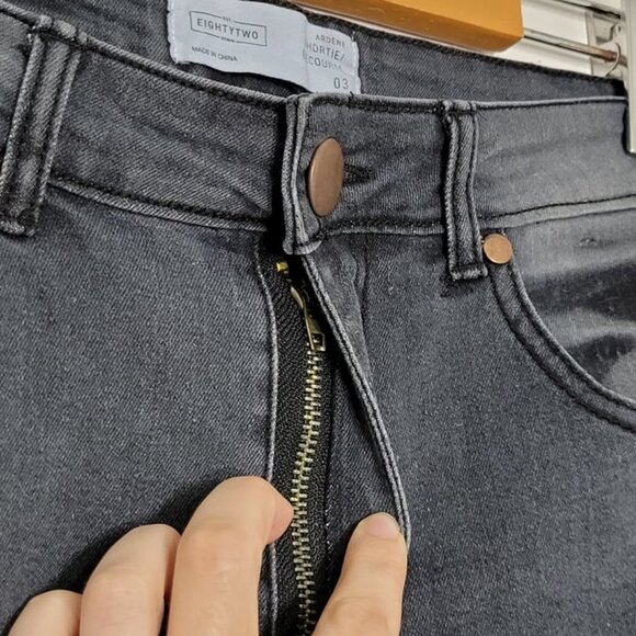 Eighty Two Charcoal Classic Snakeskin Trim "Shortie" Skinny Jeans Size 3 - Picture 3 of 11